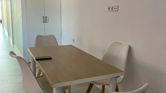 Rooms in Málaga - photo 4