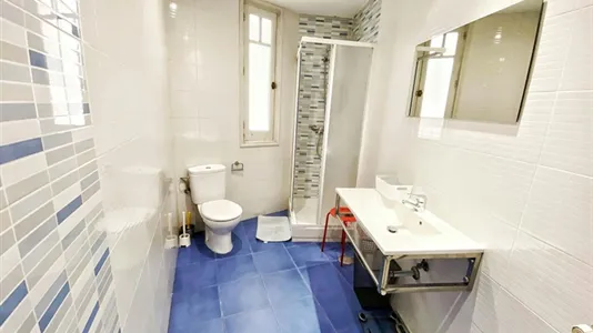 Rooms in Madrid Centro - photo 10