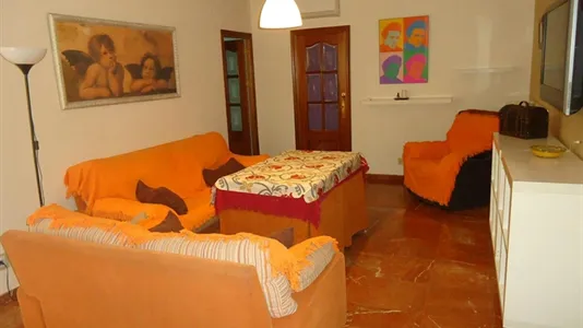 Rooms in Córdoba - photo 9