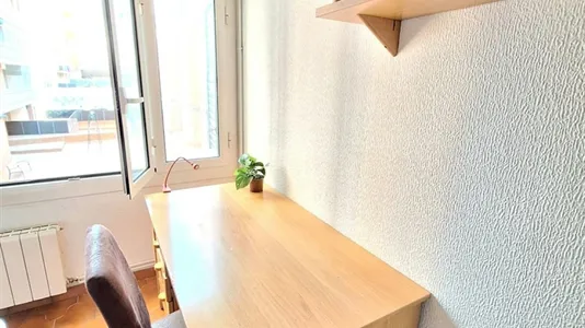 Rooms in Barcelona Sants-Montjuïc - photo 2