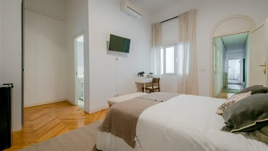 Rooms in Madrid Salamanca - photo 4