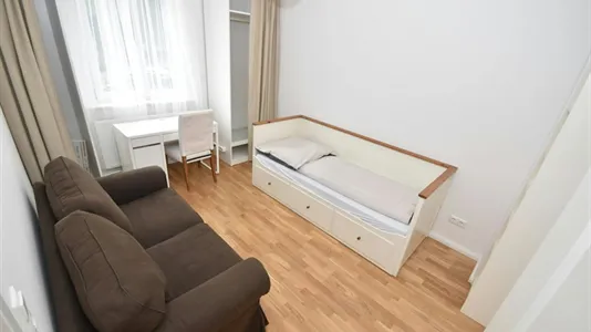 Rooms in Frankfurt West - photo 1