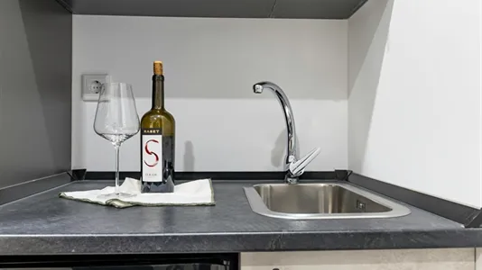 Rooms in Madrid Moncloa-Aravaca - photo 8