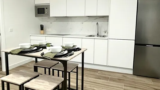 Rooms in Córdoba - photo 8