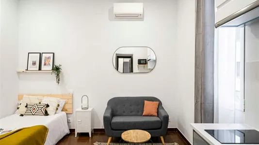 Rooms in Madrid Centro - photo 5