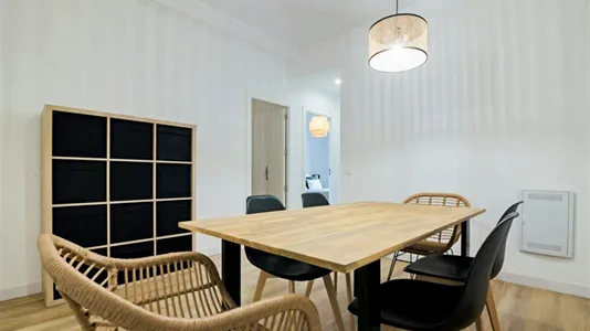 Rooms in Barcelona Eixample - photo 10