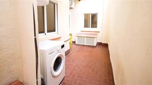 Rooms in Barcelona Eixample - photo 10