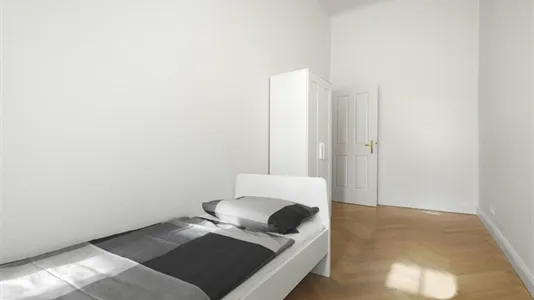 Rooms in Berlin Charlottenburg-Wilmersdorf - photo 2