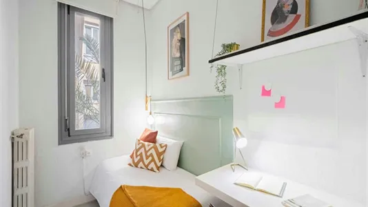 Rooms in Madrid Centro - photo 3