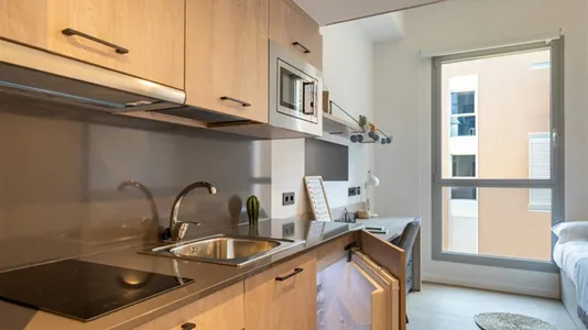 Rooms in Badalona - photo 3