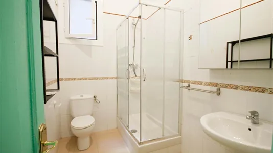 Rooms in Barcelona Eixample - photo 9