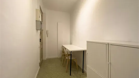 Rooms in Barcelona Eixample - photo 9