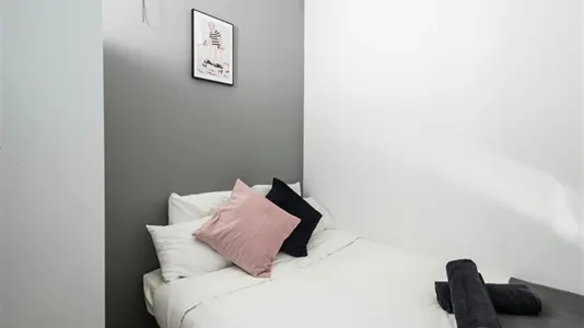 Rooms in Madrid Centro - photo 6