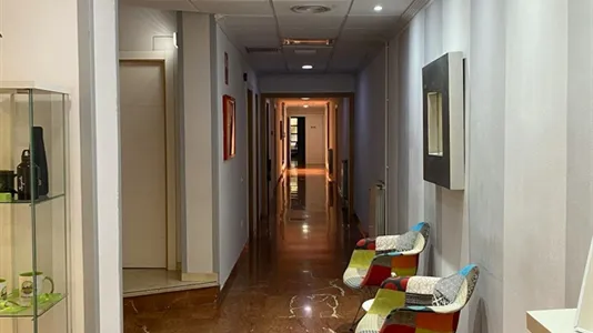 Rooms in Barcelona Ciutat Vella - photo 5