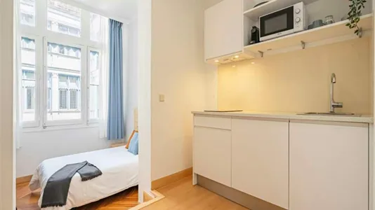 Rooms in Madrid Centro - photo 4