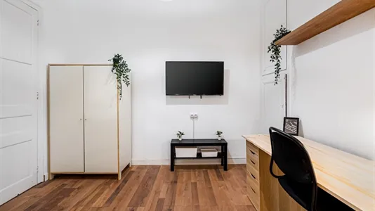 Rooms in Barcelona Ciutat Vella - photo 7