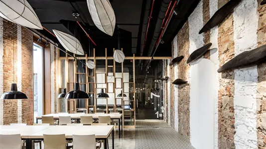 Rooms in Barcelona Ciutat Vella - photo 5