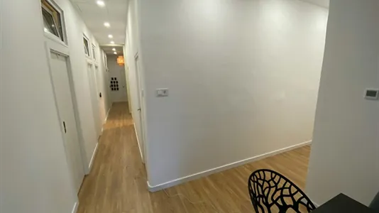 Rooms in Barcelona Ciutat Vella - photo 8