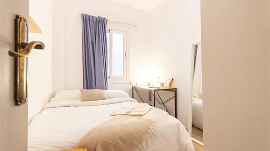 Rooms in Barcelona Eixample - photo 2