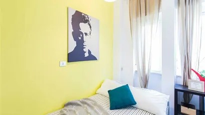 Room for rent in Milano Zona 6 - Barona, Lorenteggio, Milan