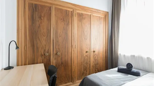 Rooms in Madrid Centro - photo 8