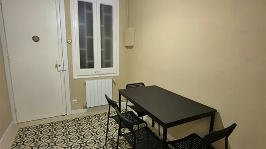 Rooms in Barcelona Sants-Montjuïc - photo 10