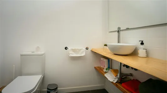 Rooms in Barcelona Eixample - photo 10