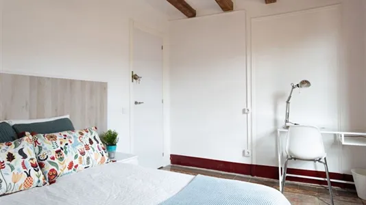 Rooms in Barcelona Ciutat Vella - photo 8