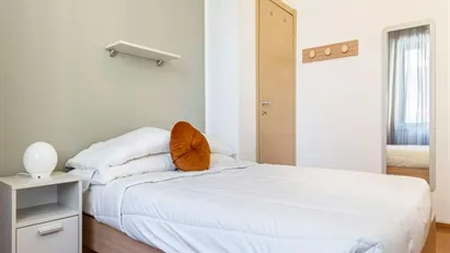 Room for rent in Milano Zona 4 - Vittoria, Forlanini, Milan