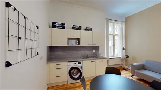 Rooms in Berlin Mitte - photo 9