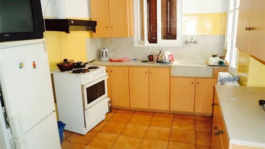 Rooms in Volos - photo 4