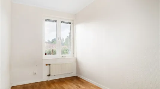 Houses in Botkyrka - photo 7