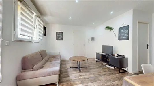 Rooms in Nîmes - photo 3