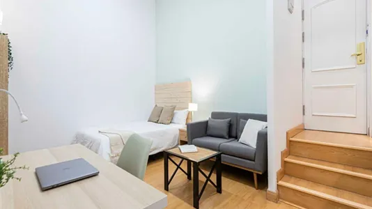 Rooms in Madrid Centro - photo 9