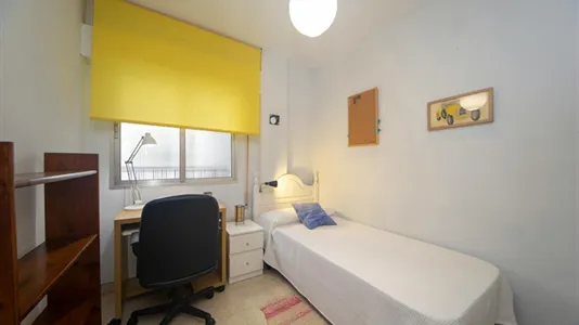 Rooms in Granada - photo 1