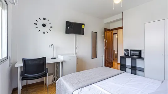 Rooms in Guadalajara - photo 4