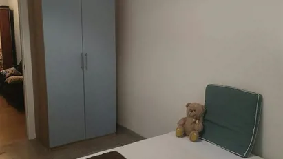 Room for rent in Milano Zona 8 - Fiera, Gallaratese, Quarto Oggiaro, Milan