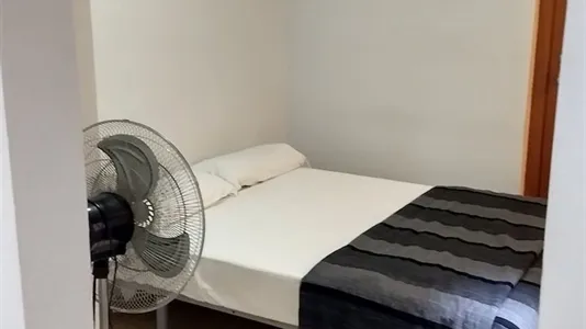 Rooms in Barcelona Ciutat Vella - photo 6