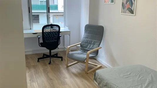 Rooms in Moncada - photo 1