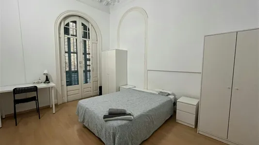 Rooms in Barcelona Eixample - photo 4