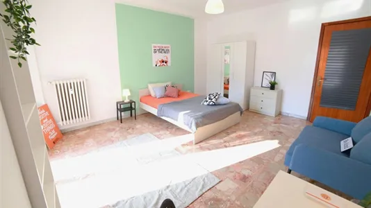 Rooms in Lecco - photo 4