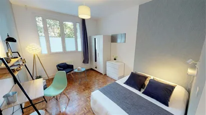 Room for rent in Boulogne-Billancourt, Île-de-France