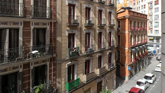 Rooms in Madrid Centro - photo 7
