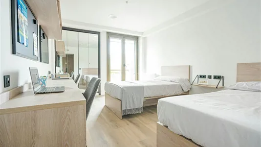 Rooms in Oviedo - photo 2