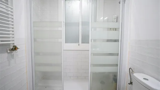 Rooms in Barcelona Eixample - photo 9