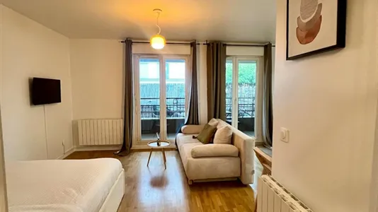 Apartments in Nanterre - photo 4