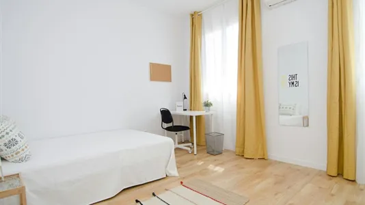 Rooms in Madrid Centro - photo 2
