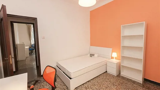 Rooms in Genoa - photo 2