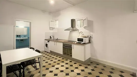 Rooms in Barcelona Ciutat Vella - photo 5