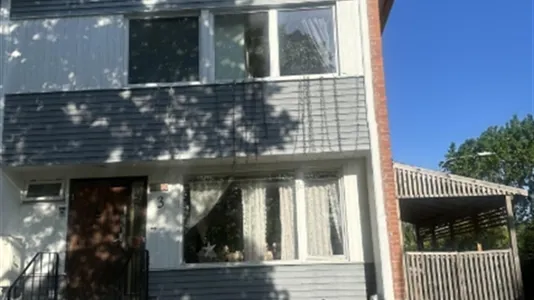 Houses in Stockholm West - photo 2
